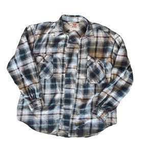 Levi’s flannel shirt